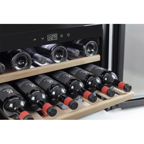 Встраиваемый винный шкаф CASO WineSafe 18 EB Black