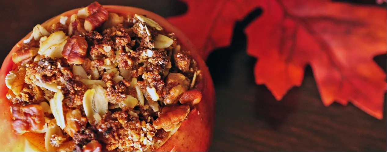 Яблоки с медом и орехами